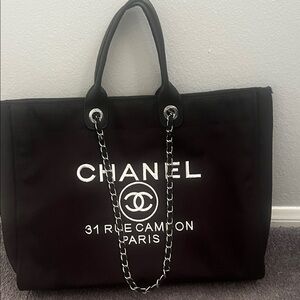 Rep bag black and white tote